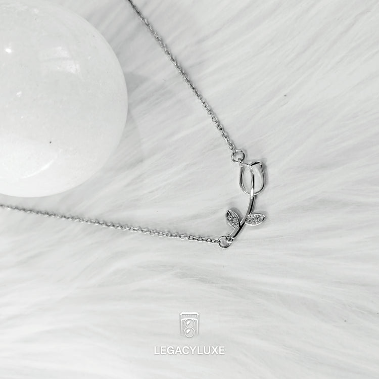 Silver Leaf Shine Necklace