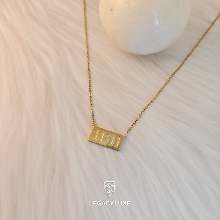 LuckyHour gold Pendant