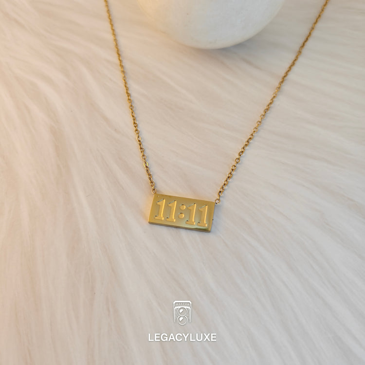 LuckyHour gold Pendant
