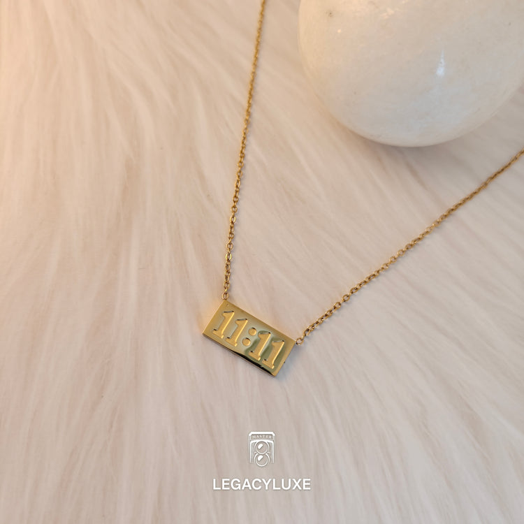 LuckyHour gold Pendant