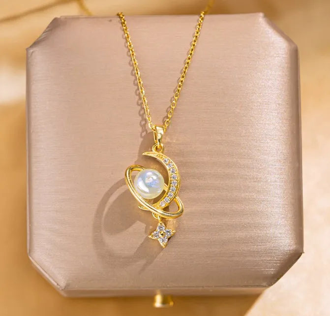dream moon necklace