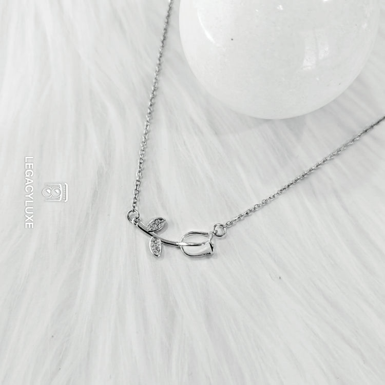 Silver Leaf Shine Necklace
