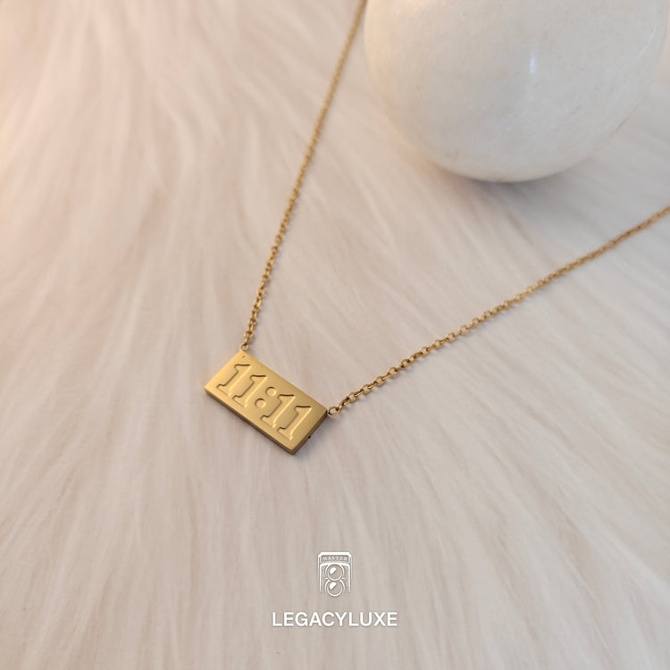 LuckyHour gold Pendant