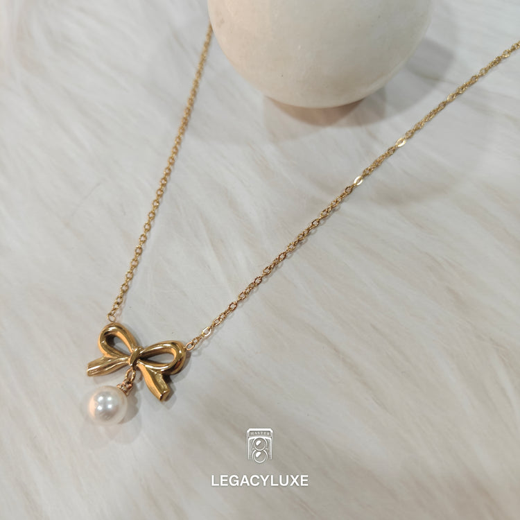 elegent bow necklace