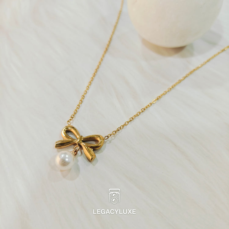 elegent bow necklace