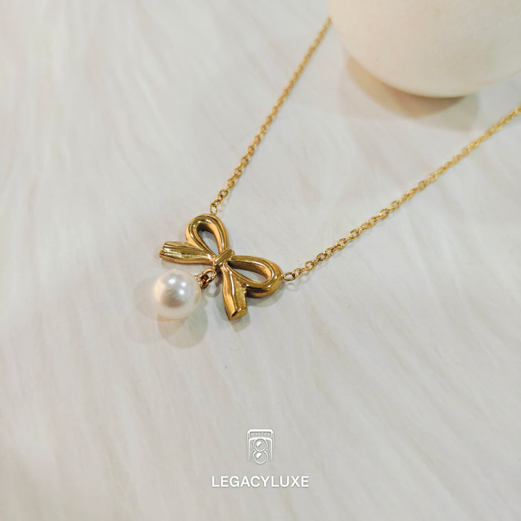 elegent bow necklace