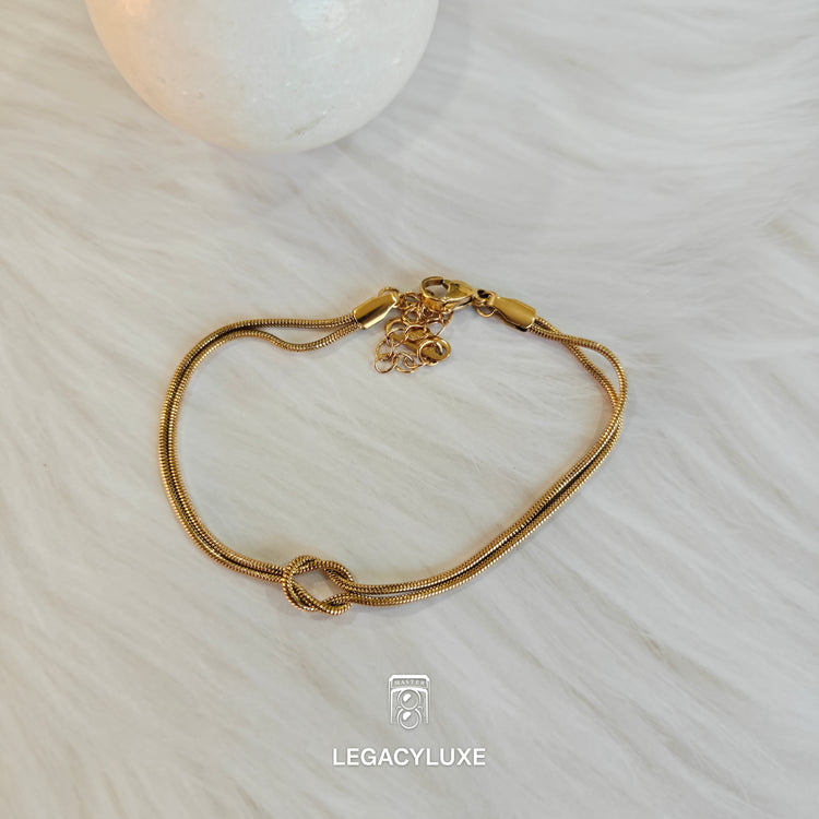 Minimalist knot bracelet